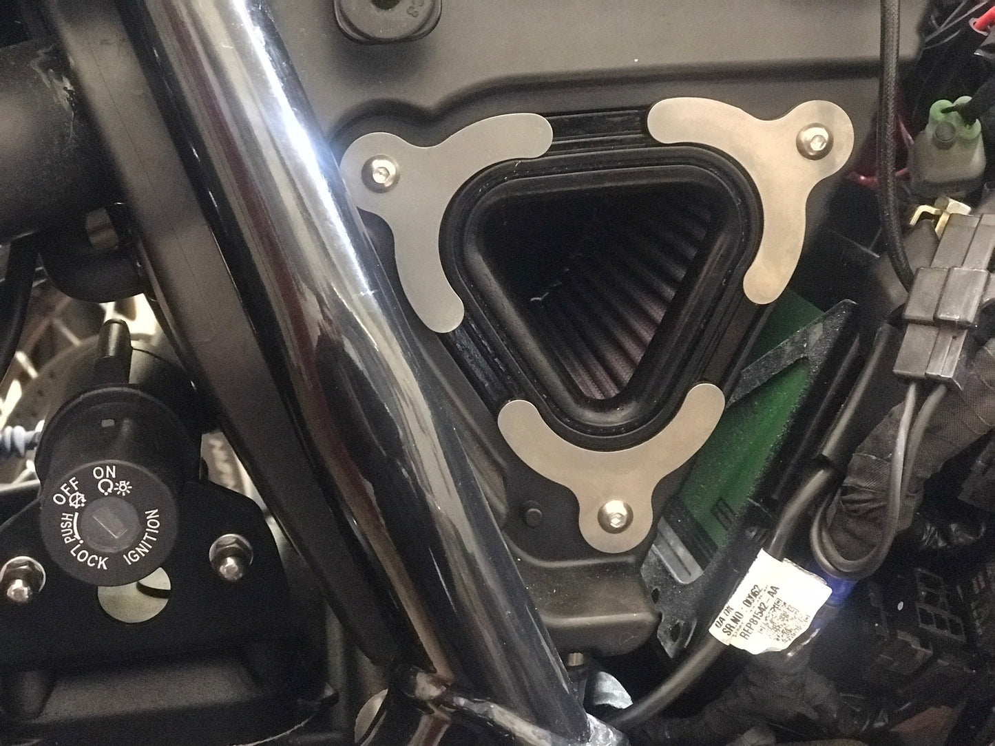 K & N High-Flow Air Filter (RO-6518) & Bracket Kit