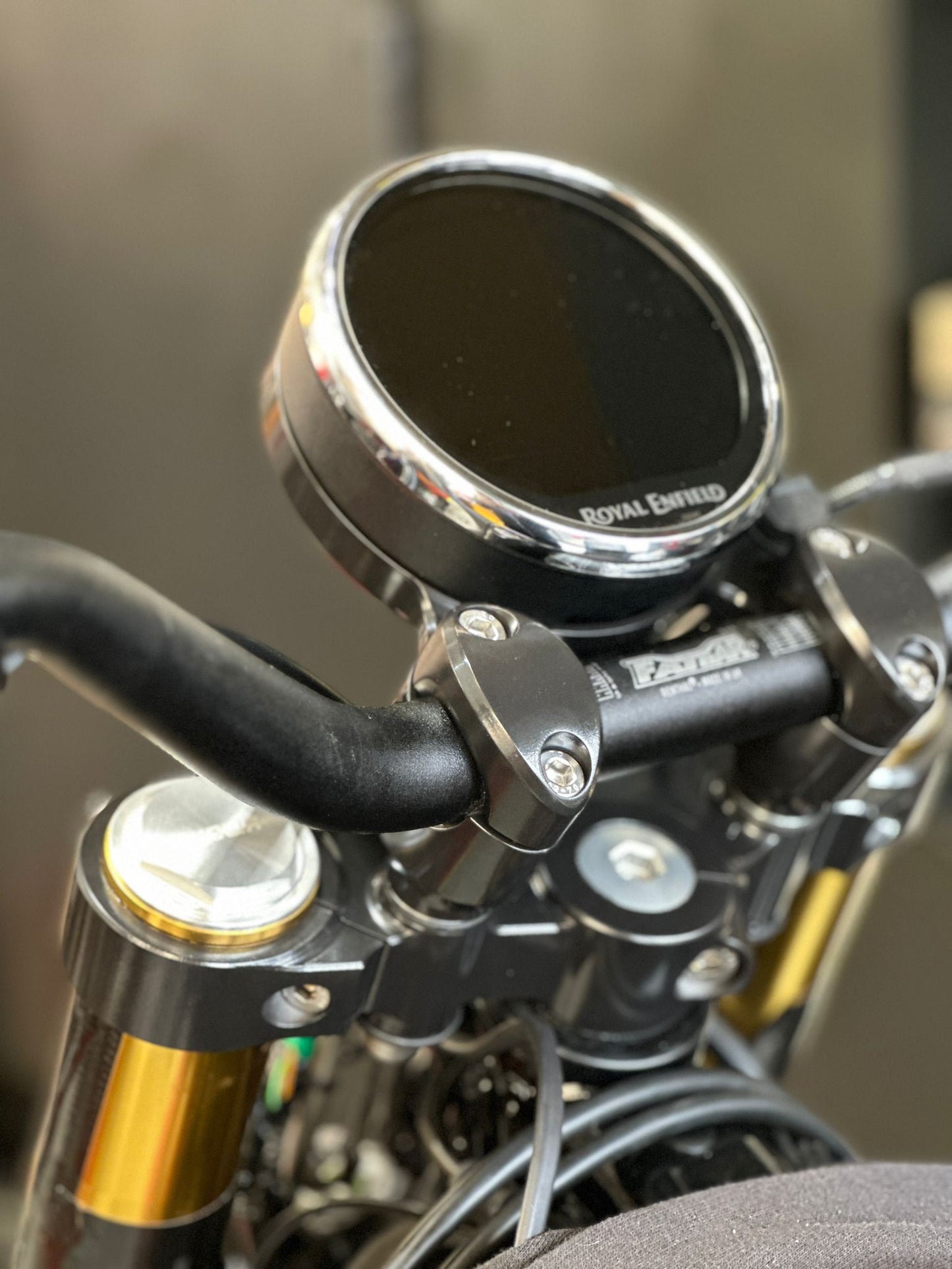 Bear 650 Top Yoke with  Risers & Clock Mount Kit