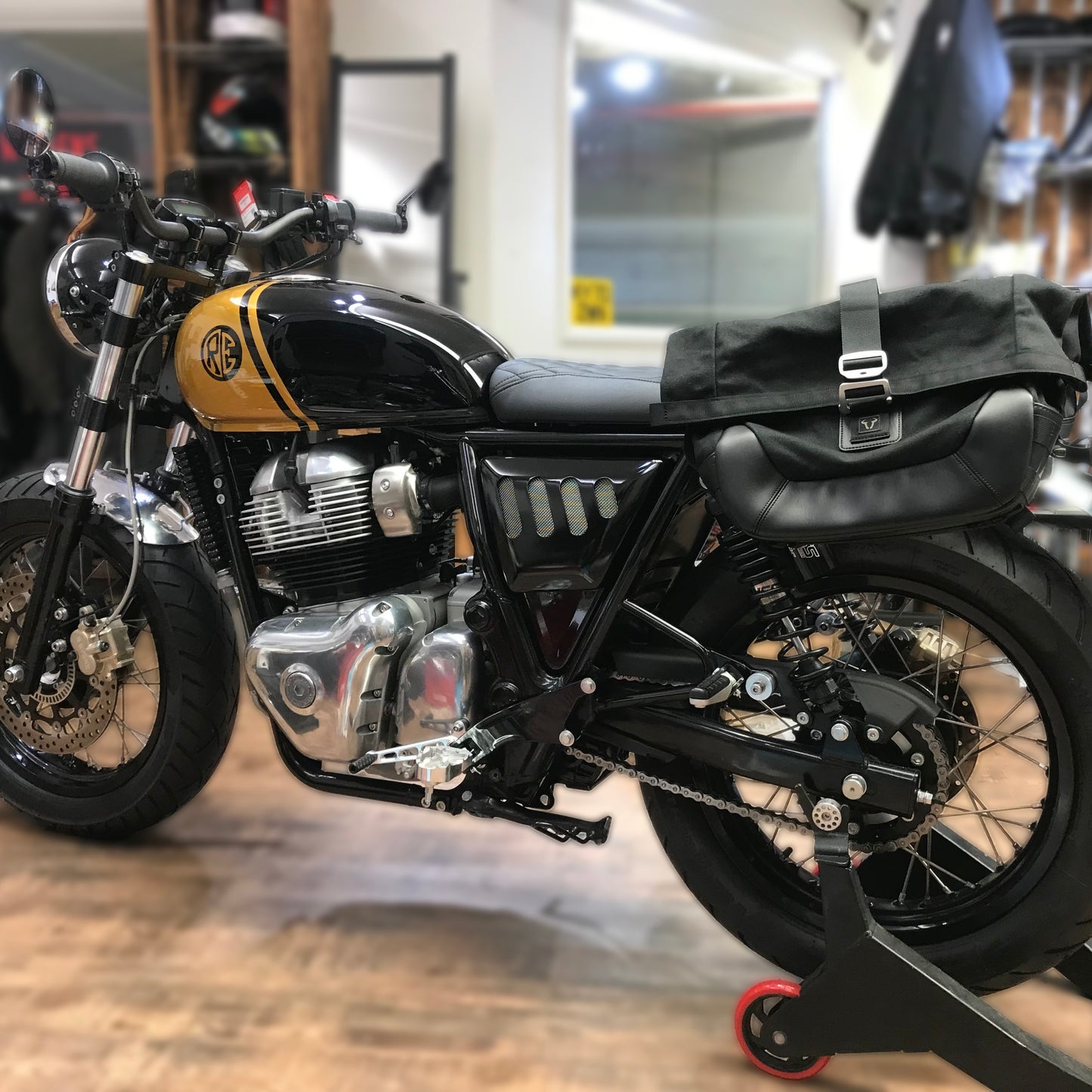Legend Gear Side Bag LC1 - 9.8 litre (Right)