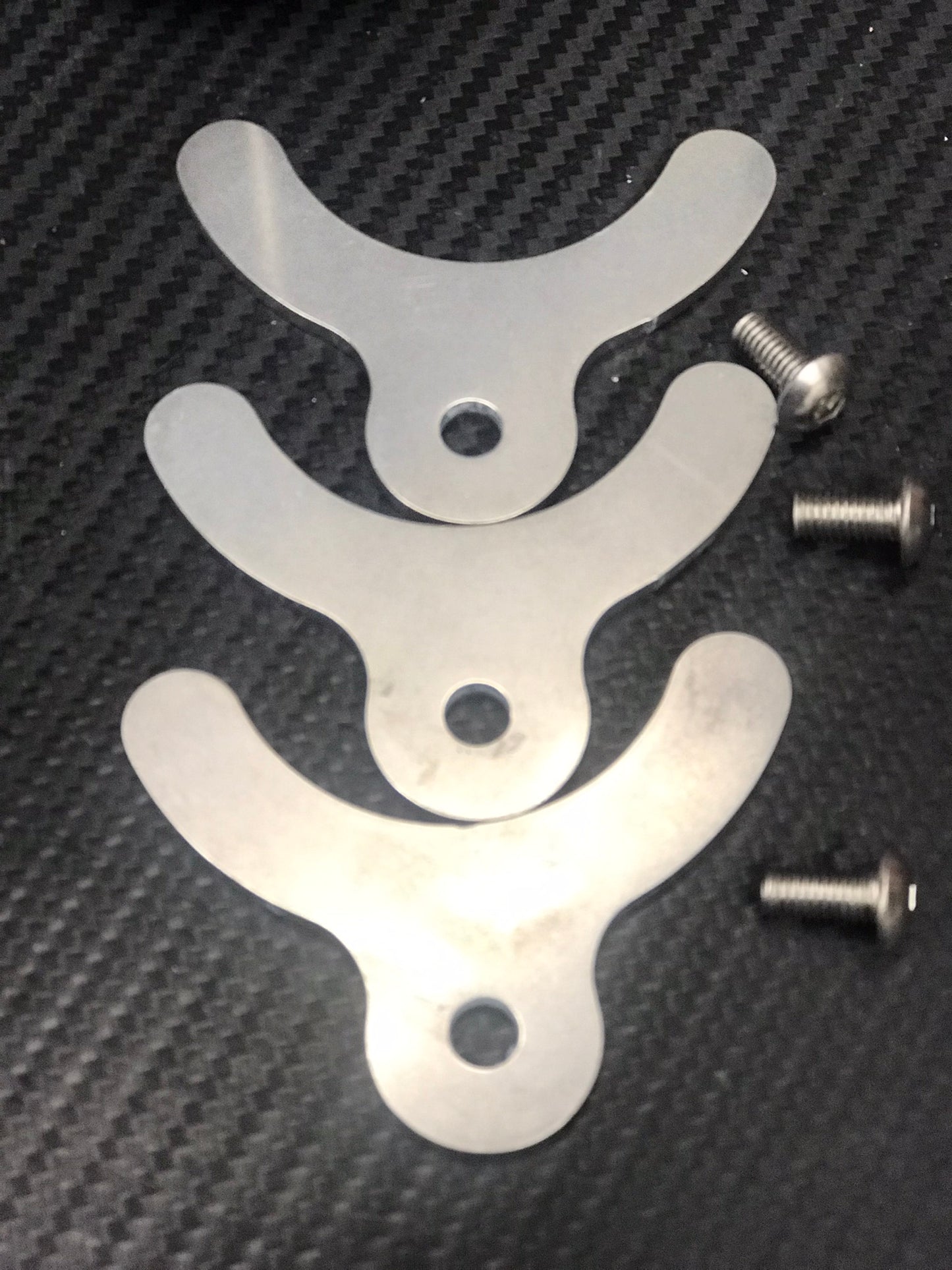 K & N High-Flow Air Filter (RO-6518) & Bracket Kit