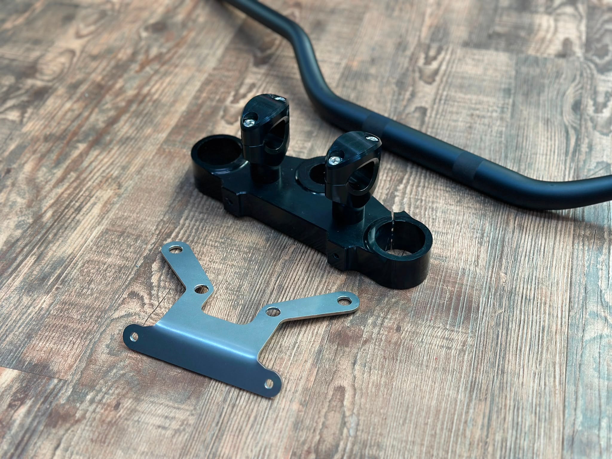 Tracker Style Top Yoke Kit (Standard width) - Continental GT