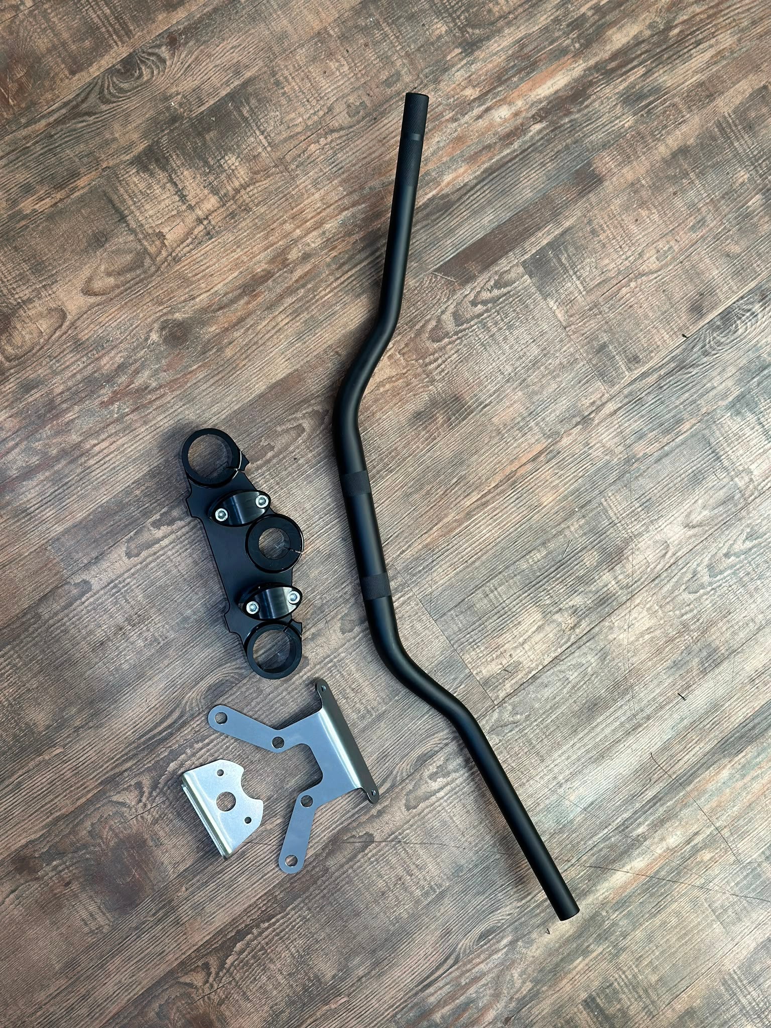 Tracker Style Top Yoke Kit (Standard width) - Continental GT