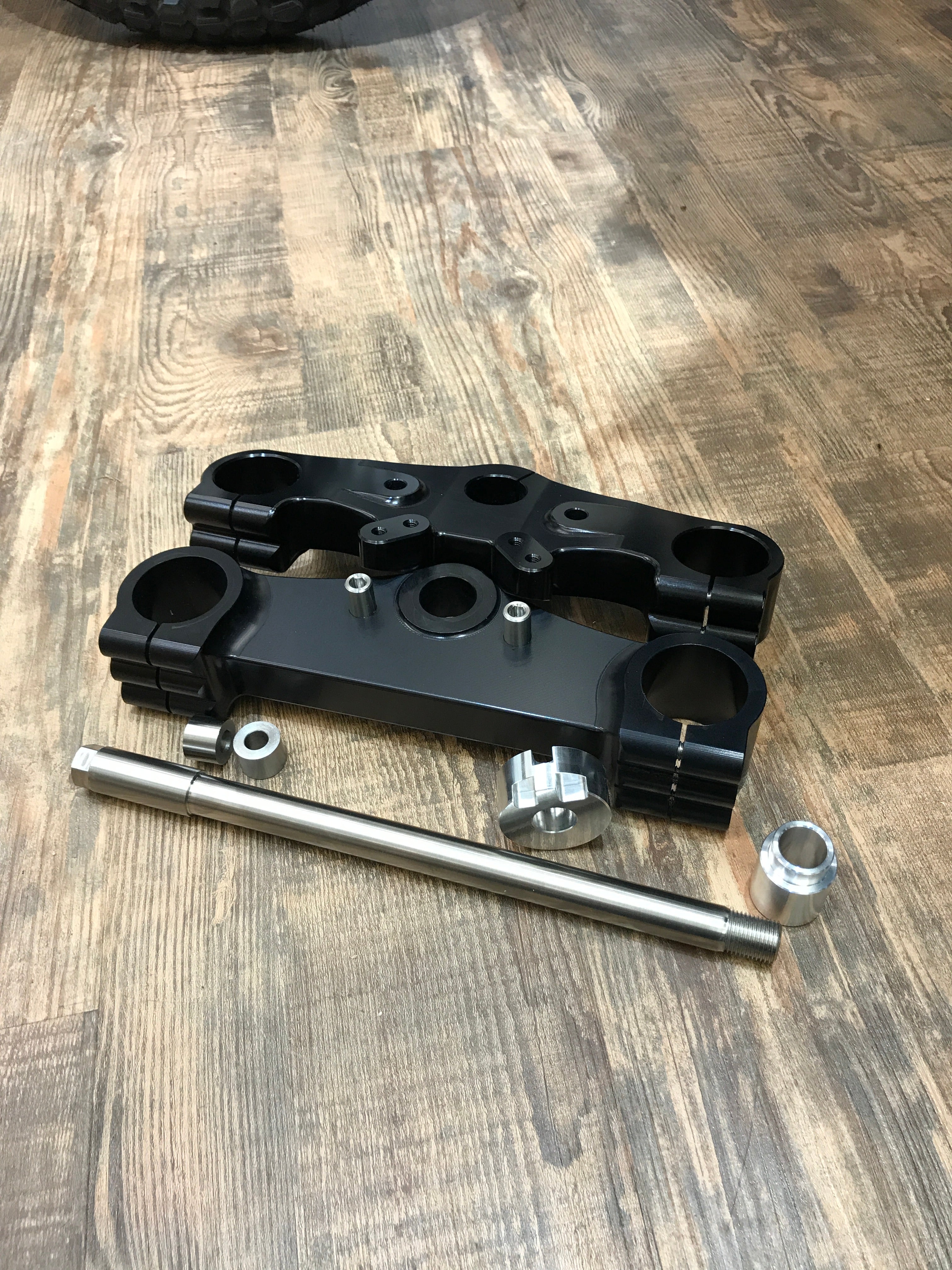Royal Enfield Interceptor Yokes/Triple Trees (+ 30mm Wide) Kit